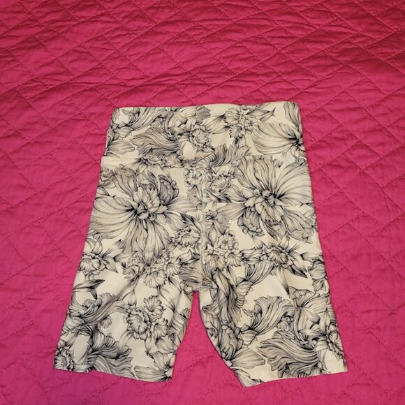 Balance Collection Black & White Floral Bike Shorts – High Rise, Size L - Picture 2 of 4